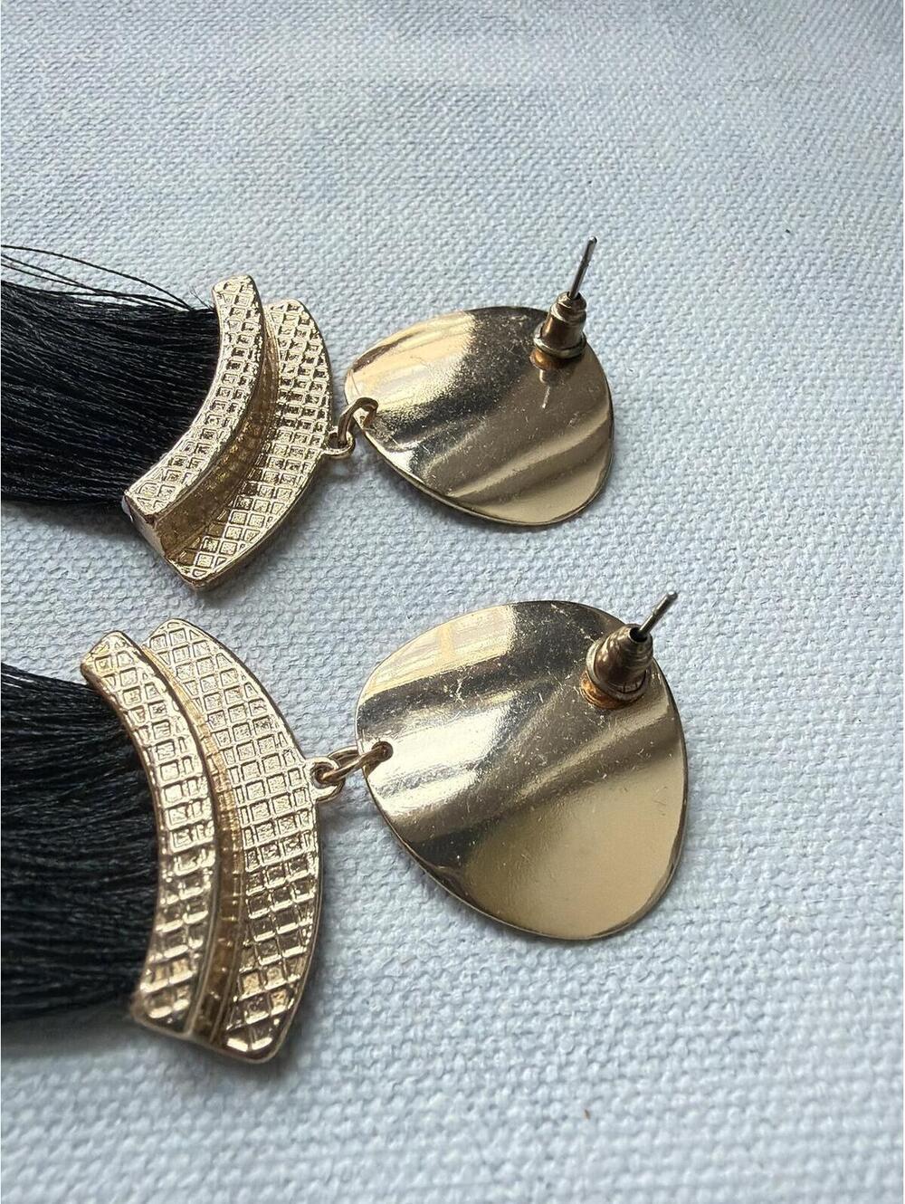 Vintage Howlite Black Tassel Earrings Gold Tone Dangle - Picture 6 of 6